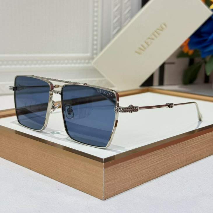 Picture of Valentino Sunglasses _SKUfw71187059fw